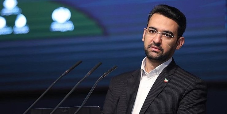 کشمکش میان استقلالی‌ها و وزیر ورزش و جوانان که با انتشار یک استوری برای آبی‌ها کری خوانده بود، ادامه دارد. خلیل‌زاده مدعی شده برای جواب‌دادن به اظهارات جهرمی هیچ هماهنگی با او نداشته است.