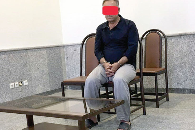 چهارشنبه هفته گذشته بود که مردی میان‌سال جسد خون‌آلود خواهرزاده جوانش را در خانه شوهر مرحومش پیدا کرد و موضوع را به پلیس گزارش کرد.