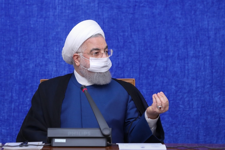 رییس جمهوری با بیان این که روایت واقعیات کشور را هیچ کس در تاریخ تحریف نکند، اظهار داشت: ما با یک جنگ مواجه هستیم این واقعیت است که هر کس این را نگوید منکر واقعیت شده است.