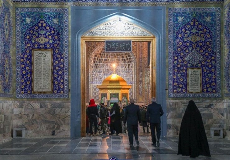 حرم منور رضوی در آستانه اعیاد شعبانیه یکدست آذین بندی و زیباسازی شده است.
