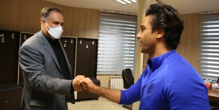 احمد مددی، مدیرعامل باشگاه استقلال درتوجیه شکست‌های بزرگ نقل و انتقالاتی استقلال درنیم فصل اقدام به حمایت از بازیکنان کنونی کرده است.