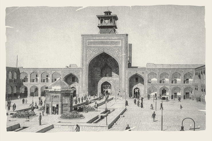 مورخان نوشته‌اند که در دوران وزارت امیرعلیشیر، رباط‌ها، کاروان‌سراها، بیمارستان‌ها، گرمابه‌ها و پل‌های بسیاری در مشهد و دیگر شهر‌های خراسان ساخته شده است، اما مهم‌ترین اقدام او ساخت نیمی از صحن عتیق بوده است که بعد‌ها شاه‌عباس صفوی آن را توسعه می‌دهد.