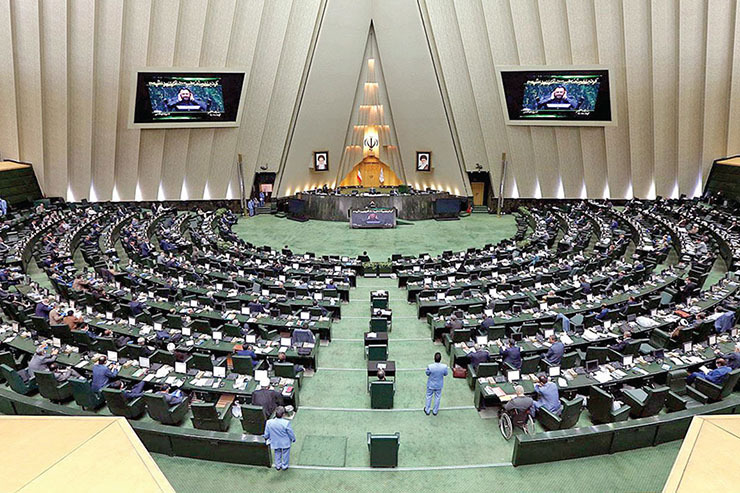 کاربری نوشت: هزینه یک سیستم را زیاد می‌کنند، بعد فکر می‌کنند اگر در انتها بنویسند خدماتش گران نشود، گران نمی‌شود!