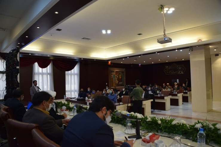 مدیر کل اطلاعات استان در نشست با نخبگان سیاسی جوان گفت: فعالان و چهره های سیاسی در مقام نقد مراقب باشند دستاوردهای انقلاب اسلامی خدشه دار نشود. امیدآفرینی از مهمترین وظایف جریان های سیاسی است. با تمام قوا امنیت فعالیت سیاسی در استان را تأمین خواهیم کرد.