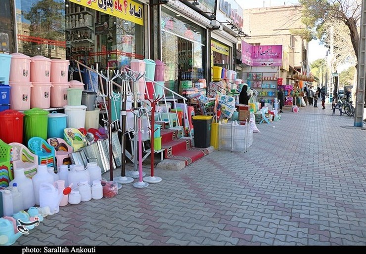 مدیرکل امور اقتصادی و دارایی خراسان رضوی گفت:شیوع بیکاری ناشی از کرونا و تبعات آن طبق برآورد انجام شده ۴۰ هزار میلیارد ریال به کسب و کارهای استان خسارت وارد کرده است.