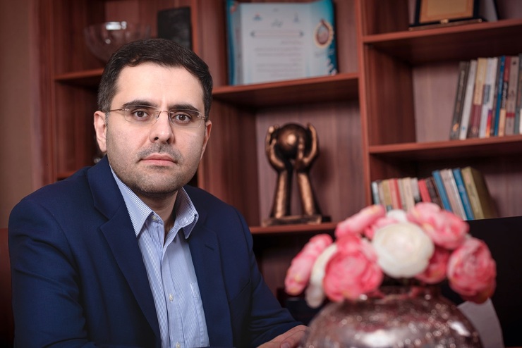 راستی‌آزمایی و بررسی اصالت مدارک تحصیلی کاندیداها کار هیئت‌های اجرایی و وزارت کشور است، اما جایگاه وزارت کشور در انتخابات چنان افول کرده که در این فقره هم سخن‌گوی شورای نگهبان اظهار نظر کرده است و انتخابات تفرش را باطل کرده‌اند. حال آنکه ابطال به علت تقلب و تخلف در روند رأی‌گیری باید انجام شود و در این فقره روند انتخابات مشکل نداشته است و اعتبارنامه را باید رد کنند، نه اینکه انتخابات را باطل کنند.
