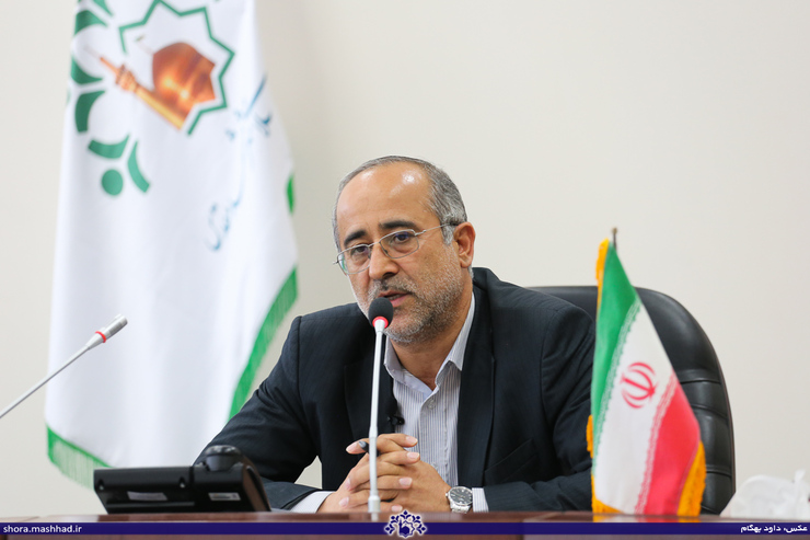 محمدرضا حیدری، رئیس شورای اسلامی شهر مشهد، در صفحه اینستاگرامی خود نسبت به اظهارات نصرالله پژمانفر، نماینده مردم مشهد در مجلس شورای اسلامی، درباره ارتفاعات جنوبی واکنش نشان داد.