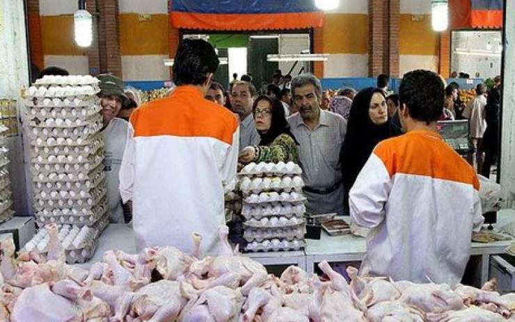 رئیس اتحادیه فروشندگان پرنده و ماهی گفت: اکنون قیمت مرغ در خرده‌فروشی‌ها کیلویی۱۰هزار و ۷۰۰تومان و تخم‌مرغ نیز شانه‌ای ۲۰هزار تومان است.