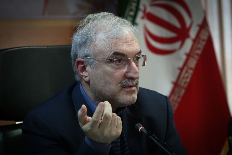 وزیر بهداشت، درمان و آموزش پزشکی از تأخیر در پرداخت یک میلیارد یورو از صندوق ذخیره ارزی برای مقابله با کرونا که با موافقت مقام معظم رهبری و ابلاغ رئیس جمهوری اعلام شده بود، گلایه کرد.