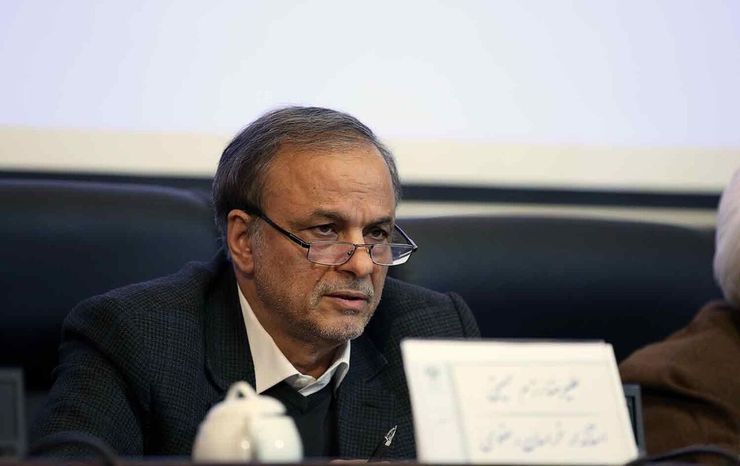 استاندار خراسان رضوی گفت: برای جلوگیری از حاشیه‌نشینی و مهاجرت روستاییان باید همه کارآفرینان موفق و مجاهدان اقتصادی به مسئولیت‌های اجتماعی خود عمل کنند.