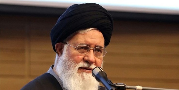 امام‌جمعه مشهد گفت: استعدادهای بچه شیعه‌های ما درخشان شد و در شرکت‌های دانش‌بنیان کار تولید کیت به‌جایی رسید که به کشورهای مدعی توسعه‌یافتگی که ما را درحال‌توسعه می‌خوانند، کیت آزمایشی صادر کردند.