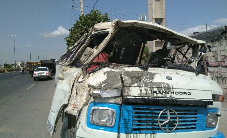 واژگونی یک دستگاه مینی‌بوس در یکی از روستاهای اطراف مشهد یک کشته و ۷ مجروح به جا گذاشت.
