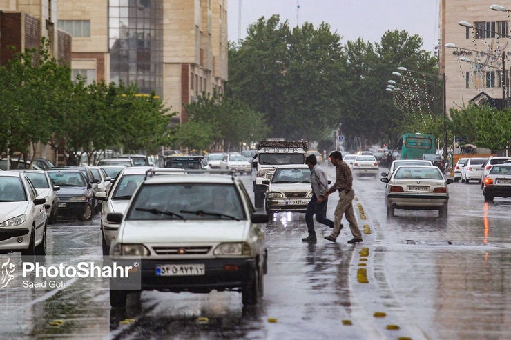 بارش رگباری باران با احتمال آبگرفتگی و سیلاب همراه با کاهش ۱۰ درجه‌ای دما فردا سه شنبه ۲۳ اردیبهشت خراسان رضوی را فرا می‌گیرد.