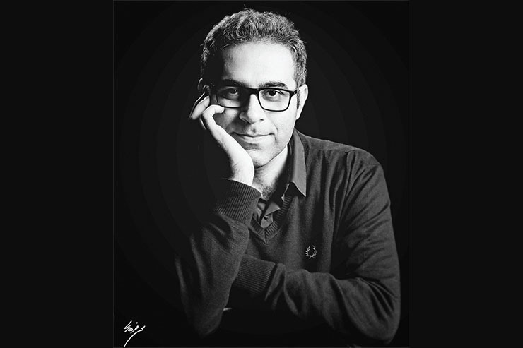 گفت‌وگو با مهرداد صدقی، نویسنده خراسانی «آخرین نشان مردی»، که این شب‌ها سریالی با اقتباس از این کتاب از شبکه ۵ پخش می‌شود.
