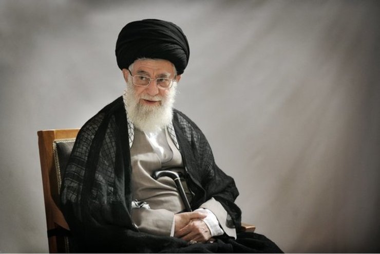 حضرت آیت الله خامنه‌ای در پیامی به فرمانده کل ارتش ضمن تسلیت شهادت جمعی از دریادلان نیروی دریایی ارتش در حادثه دردناک شناور کُنارک، صبر خانواده‌های این حادثه را از خداوند متعال مسألت کردند.