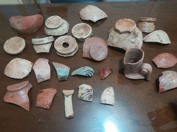 فرمانده یگان حفاظت اداره کل میراث‌ فرهنگی، گردشگری و صنایع دستی خراسان رضوی از کشف اشیای عتیقه و سکه‌های قدیمی در نیشابور خبر داد.