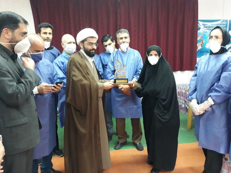 دبیر ستاد امر به معروف و نهی از منکر خراسان رضوی گفت: وظیفه قانونی ما این است که از طرف نماینده ولی فقیه در استان، به خدمت گروه‌های جهادی برسیم و با اهدای لوح تقدیر و تندیس به جهادگران سلامت، مراتب تقدیر خود را به عمل آوریم.
