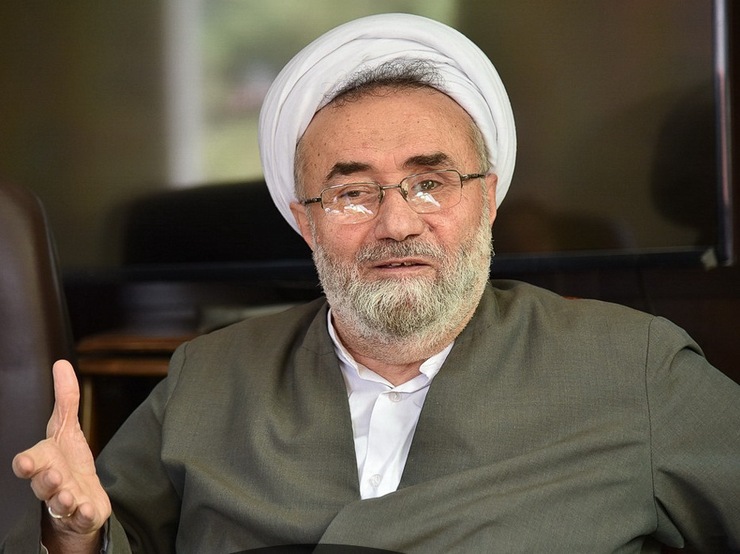 بسیاری موارد از جمله تعاملات مالی رسانه ملی موجب می‌شود مسئولان این رسانه در برابر اراده یک شرکت تبلیغاتی مسلوب‌الاراده باشند...