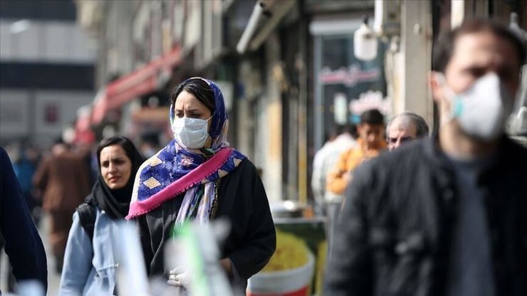 رئیس سازمان نظام‌پزشکی طی نامه‌ای به رئیس‌جمهور، هرگونه تعجیل در بازگشایی غیرضروری و غیرقابل کنترل مکان‌های تجمعی از قبیل اماکن مذهبی، مدارس، دانشگاه‌ها و... را موجب گسترش بیماری و آسیب جان و سلامت مردم و هدر رفتن زحمات گذشته و فرسودگی کادر درمانی کشور خواند.