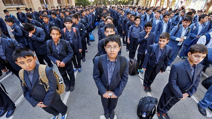 مدیرکل آموزش و پرورش خراسان رضوی گفت: بررسی‌های اخیر نشان می‌دهد دستکم ۶۰ درصد از دانش‌آموز این استان در مقاطع مختلف از ظرفیت آموزش مجازی بهره‌مند هستند.