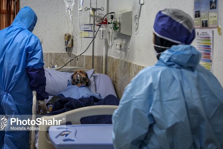 «وقتی متوجه شکستگی دست فرزندم شدم، آژانس گرفتم تا او را به بیمارستان برسانم و تنها مرکزی که توان پرداخت هزینه‌هایش را داشتم، بیمارستان امام‌رضا(ع) بود. اما پس از مراجعه و همان ابتدا به من گفتند که به‌جز بیماران کرونایی، بیمار دیگری را پذیرش نمی‌کنند.»