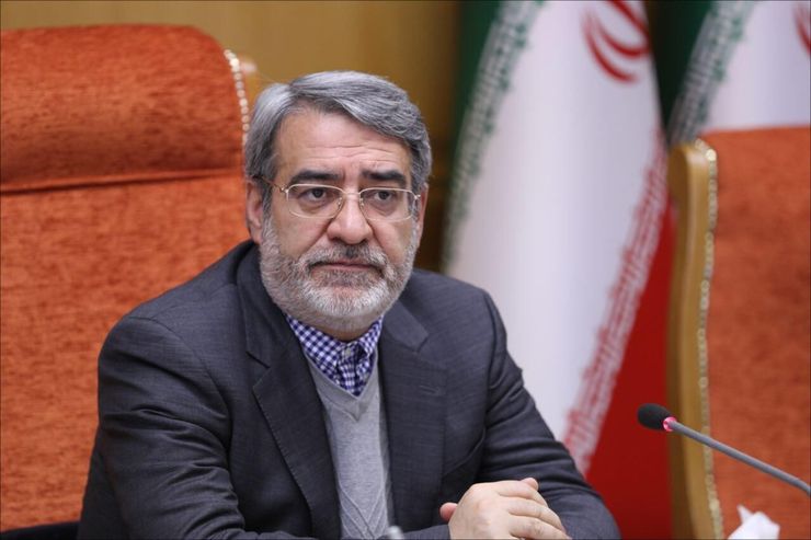 وزیر کشور در شورای معاونین وزارت کشور، ضمن مرور روند مدیریت مقابله با کرونا از آغاز تاکنون، روند نزولی شیوع بیماری در کل کشور را امیدوار کننده دانست و بر لزوم تداوم مراقبت‌های بهداشتی در این زمینه از سوی مردم و بخش‌های مختلف تاکید کرد.