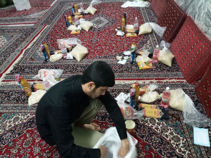 توزیع بسته‌های معیشتی در مناطق کم‌برخوردار مشهد ادامه دارد.