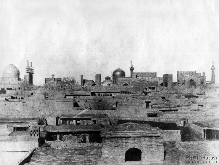 مروری بر تاریخ اسنادی برگزاری جشن بندگی در حرم مطهر رضوی.