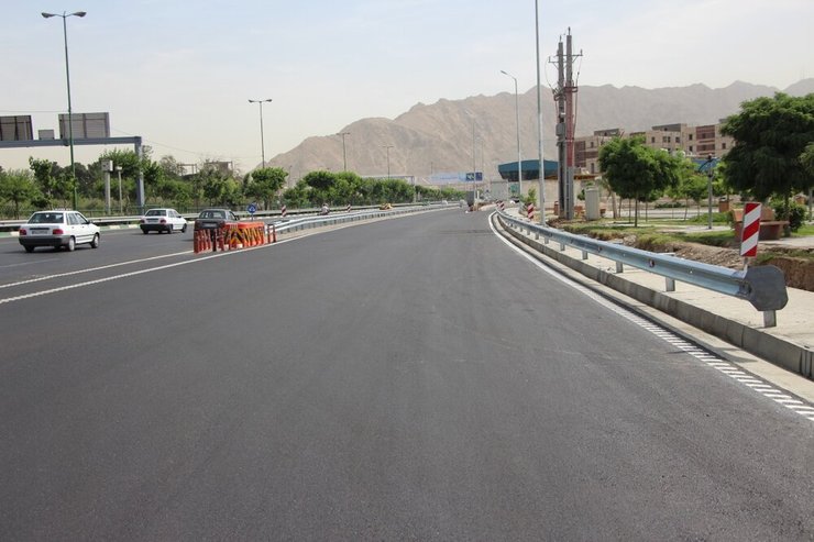معاون خدمات شهری شهرداری مشهد گفت: بیش از ۲ میلیون متر مربع از بدنه بزرگراه‌های کلانشهر مشهد درختکاری شده و فضای سبز آن توسعه پیدا کرده است.
