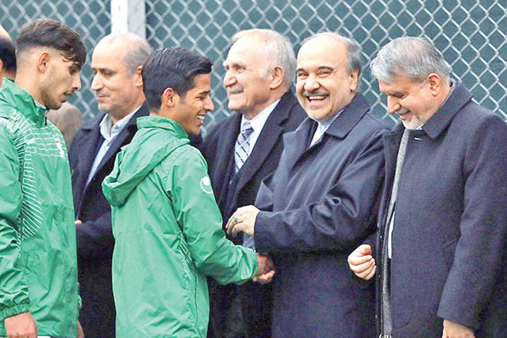 با فشار فیفا، وزیر ورزش از اساسنامه جدید فدراسیون فوتبال حذف شد