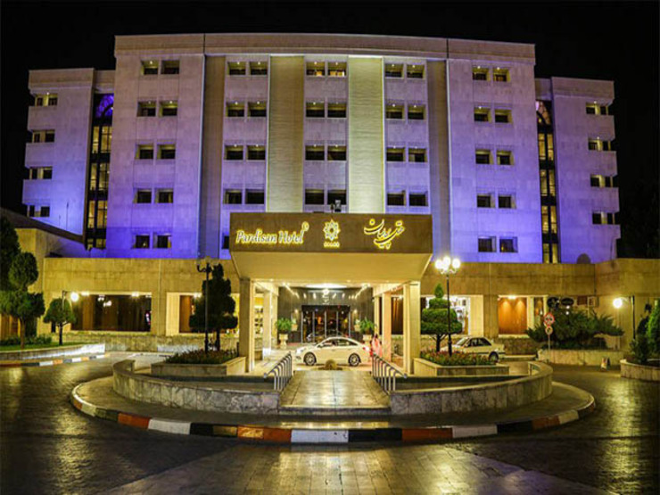 معاون گردشگری اداره‌ کل میراث فرهنگی، گردشگری و صنایع دستی خراسان رضوی گفت: یک‌‌سوم واحدهای اقامتی مجوزدار استان که پیش از این به‌دلیل بحران بیماری همه‌گیر کرونا تعطیل شده بودند، فعال شدند و اینک در حال خدمت‌رسانی به متقاضیان هستند.