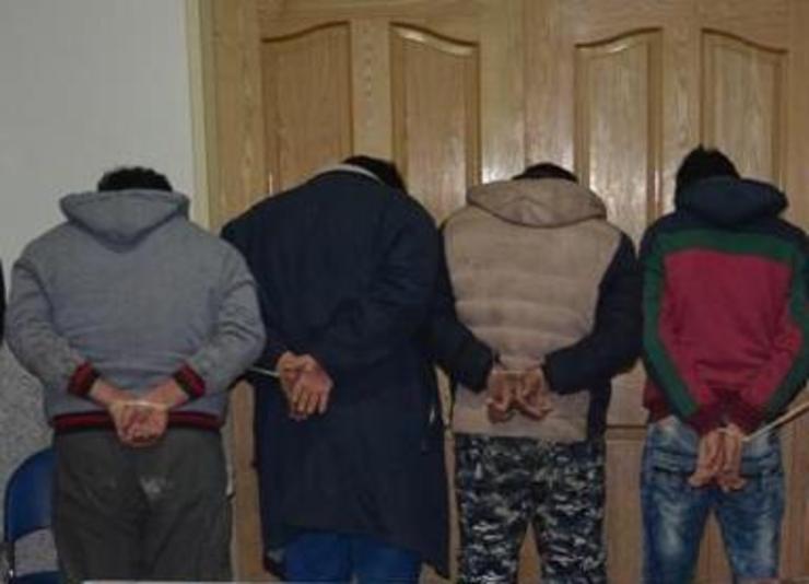 فرمانده انتظامی نیشابور از دستگیری ۴ متهم به سرقت ۱۰ میلیارد ریال طلا و جواهر از خانه شهروندان در این شهرستان خبر داد.