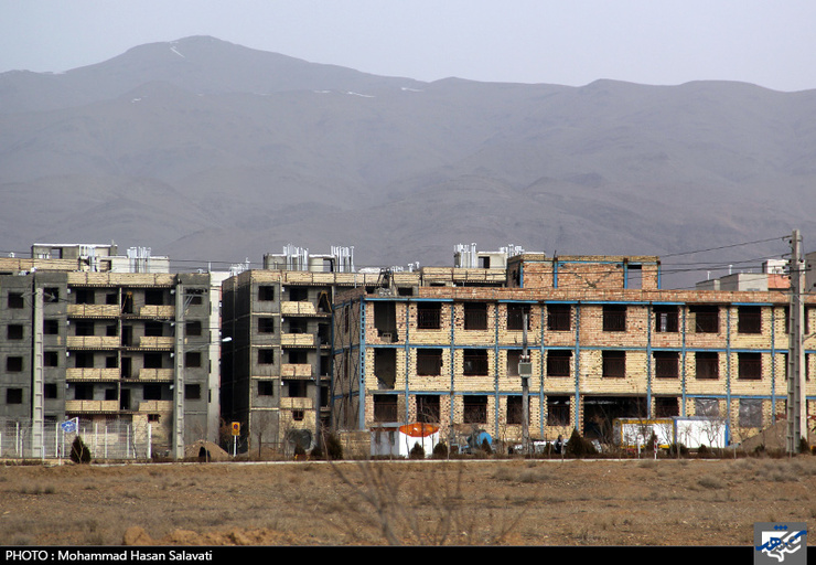 معاون وزیر راه و شهرسازی گفت: به زودی دو تفاهم نامه ساخت مسکن برای کارکنان شهرداری‌ها، دهیاری‌ها و همچنین کارکنان وزارت جهاد کشاورزی در قالب طرح اقدام ملی مسکن امضا می‌شود.