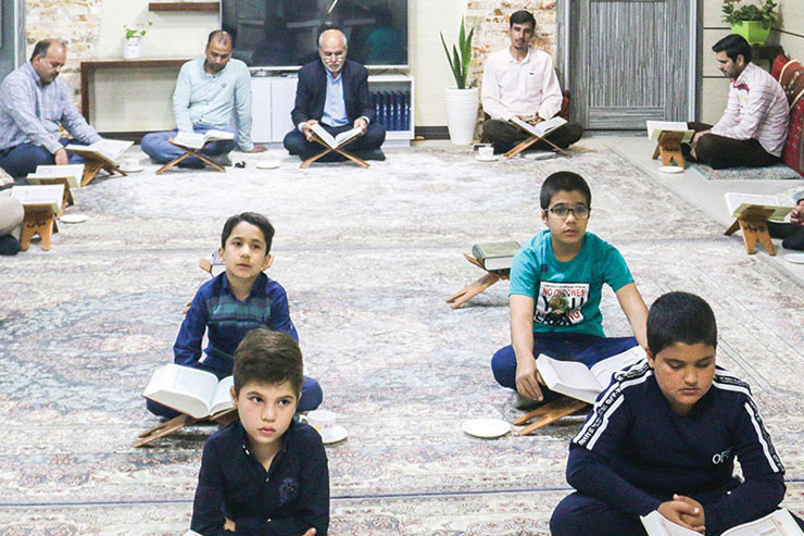 قاری قرآن در شهرک شهید رجایی معتقد است جلسه قرآن نباید پیرمردی باشد