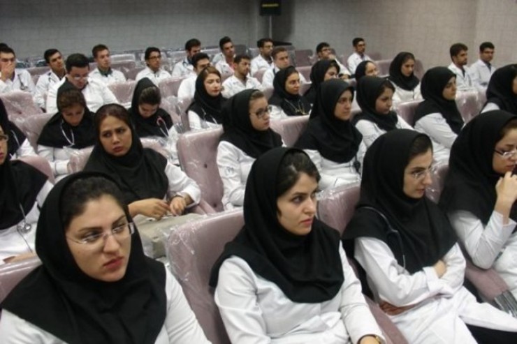 تمامی دانشجویان دوره دکتری عمومی (پزشکی، دندانپزشکی و داروسازی)  ملزم به گذراندن درس طب سنتی شدند.