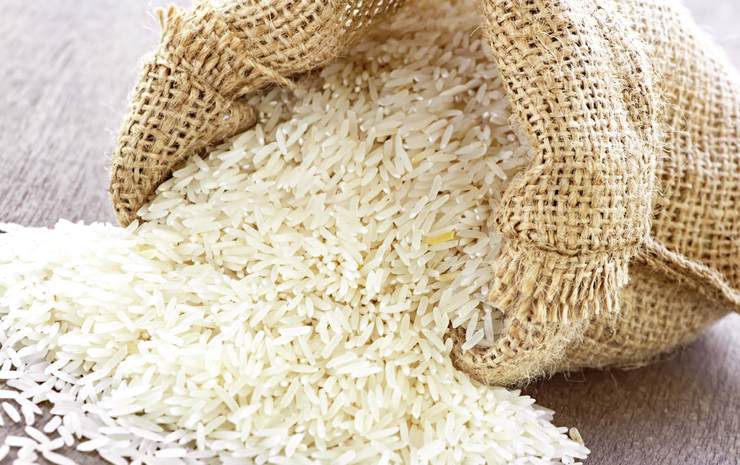 به دنبال انتشار خبر رسوب برنج در گمرکات و کاهش آن دربازار و مشکلات ناشی از تخصیص ارز برای ترخیص برنج، قیمت این محصول دربازار بیش از ۲ برابر شده است.