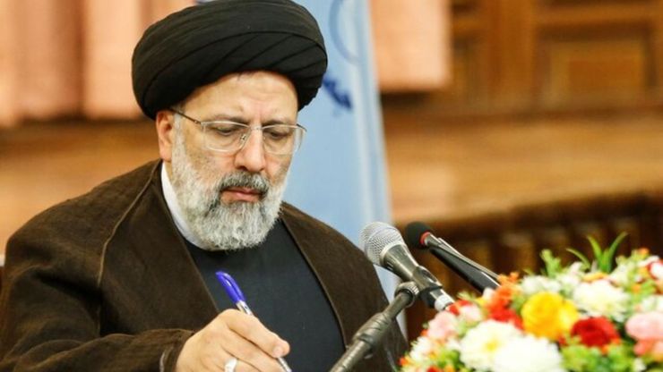 به حرکت درآوردن چرخ‌های تولید، یکی از اولویت‌های مهم کشور و گام دوم انقلاب است.