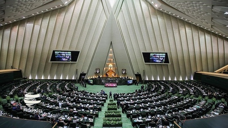 یک عضو هیئت رییسه مجلس گفت که طرح‌هایی مثل ازدواج اجباری یا تغییر نام فرودگاه مهرآباد تحویل هیئت رییسه مجلس نشده است.