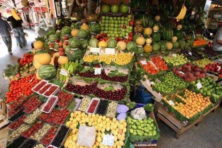 به گفته یک کارشناس اقتصادی، برای ایجاد ثبات در قیمت میوه و محصولات کشاورزی باید مدیریت زنجیره تامین شکل بگیرد.
