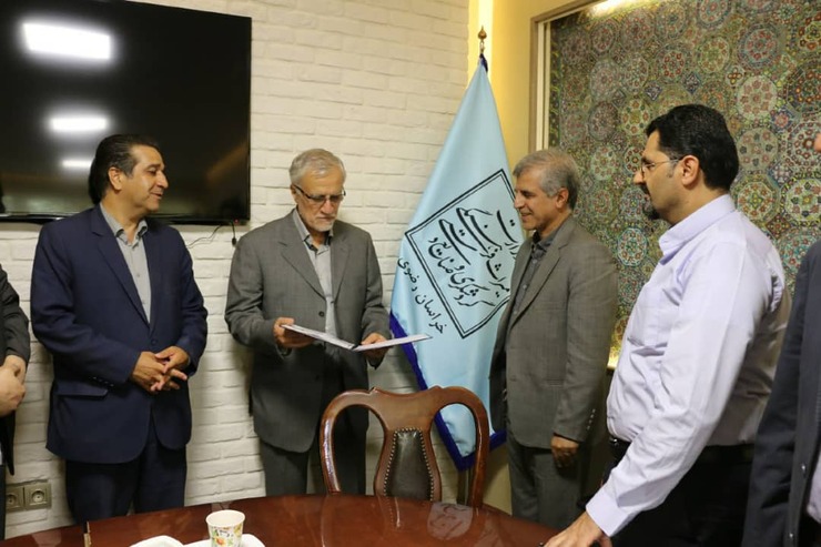 پروانه فعالیت جامعه حرفه‌ای هتل‌آپارتمان داران خراسان رضوی توسط مدیر کل میراث‌فرهنگی، گردشگری و صنایع‌دستی استان اعطاء شد.