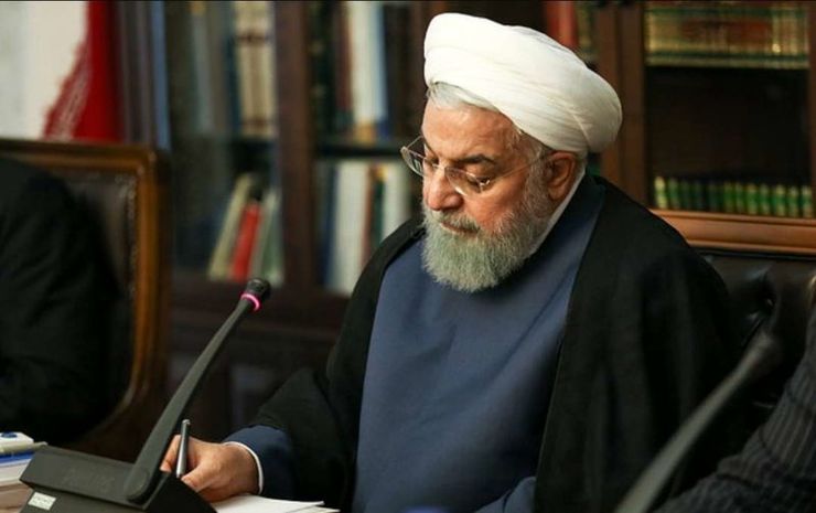  رییس جمهوری با ارسال پیامی با تسلیت درگذشت مرحوم استاد محمدعلی کشاورز، گفت: این هنرمند برجسته و چهره فرهیخته فرهنگ و هنر کشورمان با ایفای نقش‌های ماندگار در صحنه‌های گوناگون تئاتر، تلویزیون و سینما، یاد و خاطره‌ای فراموش نشدنی در دفتر زرین هنر ایران برجا گذاشت.