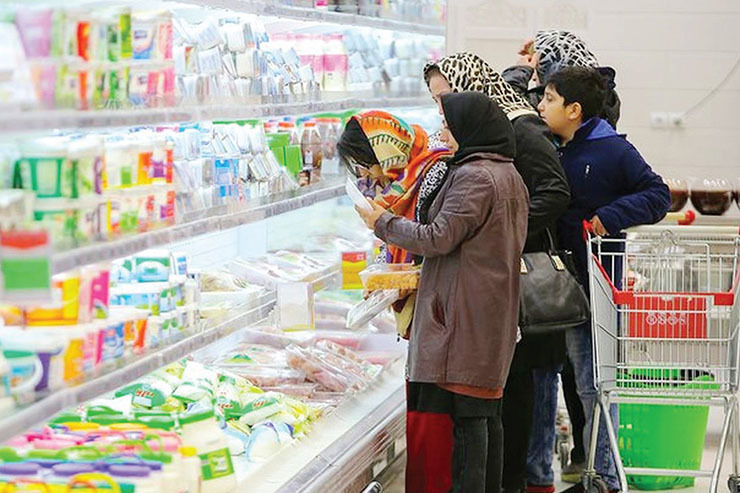 گزارشی از تأثیر پاس‌کاری کنترل بازار بین وزارت صمت و جهاد کشاورزی بر قیمت کالا‌های اساسی.