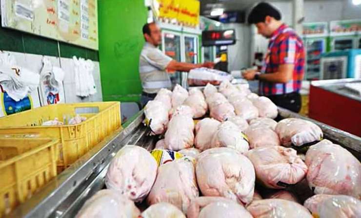 نایب رئیس انجمن صنفی مرغداران گوشتی گفت: امروز قیمت هر کیلو مرغ زنده ۹ هزار تومان و مرغ گرم ۱۳ هزار و ۷۰۰ تومان است.