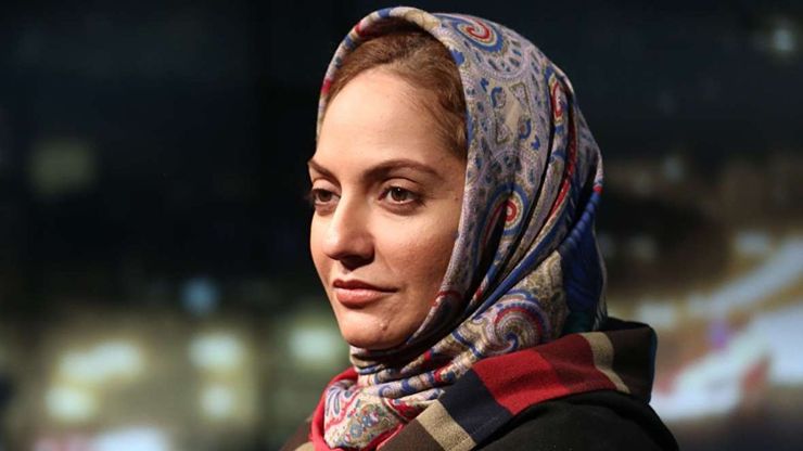 مهناز افشار به‌علت حضور و بازی‌اش در فیلم سینمایی «مهمانخانه ماه نو» به کارگردانی تاکفومی تسوتسویی از مخاطبان خود عذرخواهی کرد.