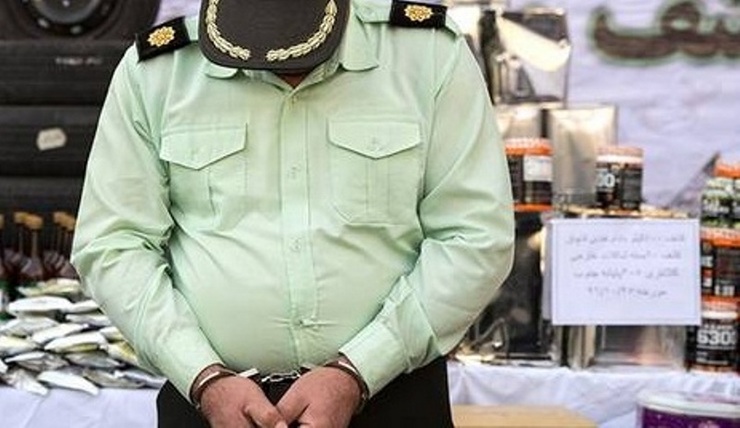 دادستان مشهد گفت: اگر در سنوات گذشته عدم فروش لباس و تجهیزات پلیس به صورت مکتوب اعلام شده، اما اصناف عمل نمی‎کنند و توجه ندارند، اتحادیه باید به صورت جدی حضور پیدا کند، دادسرا و نیروی انتظامی و اماکن آنها را رصد کنند و حتما با فروشندگانی که رعایت نکنند برخورد خواهیم کرد.