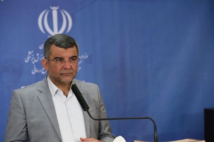 قائم مقام وزیر و معاون کل وزارت بهداشت، درمان و آموزش پزشکی گفت: وجود ویروس کرونا را باید بپذیریم چراکه کشف واکسن کرونا حداقل تا یک سال آینده طول می کشد لذا باید به زندگی با کرونا عادت کنیم.