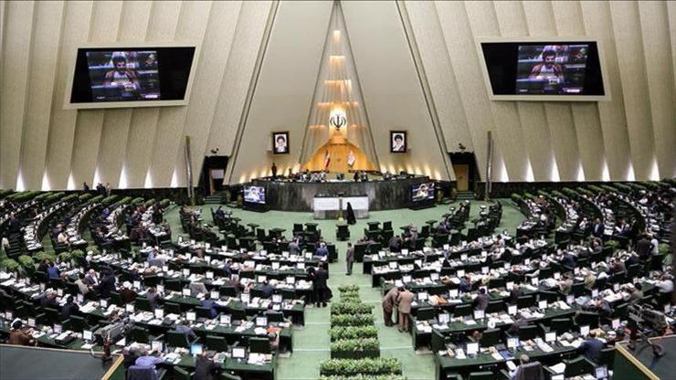 رییس ستاد برگزاری آیین افتتاحیه یازدهمین دوره مجلس شورای اسلامی گفت: مراسم افتتاحیه مجلس یازدهم صبح روز چهارشنبه با تلاوت قرآن کریم و با حضور ۲۷۶ نماینده منتخب و با حضور رییس جمهوری برگزار می‌شود.