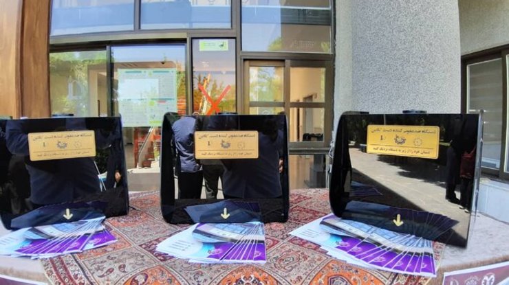 معاون فرهنگی، اجتماعی و دانشجویی دانشگاه فردوسی مشهد از ساخت و تولید دستگاه‌های ضدعفونی دست و لباس به کوشش جمعی از دانشجویان رشته‌های مهندسی این دانشگاه خبر داد.