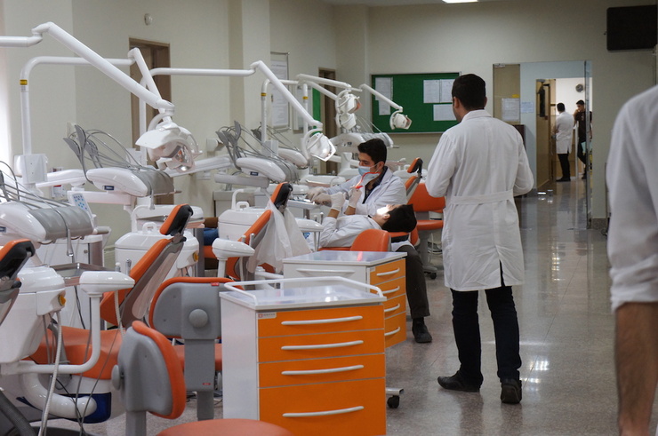 آزمون دانشنامه رشته‌های تخصصی دندانپزشکی در تاریخ ۲۱ مهرماه امسال برگزار می‌شود و متقاضیان از ۱۷ خرداد می‌توانند برای ثبت‌نام در این آزمون اقدام کنند.