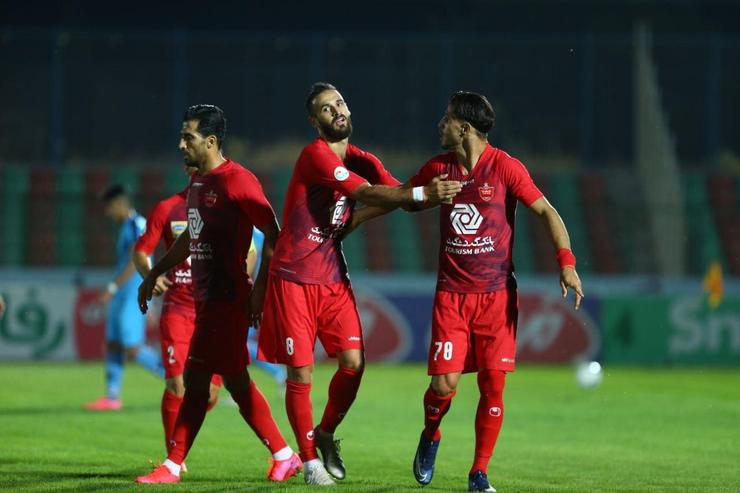 در بازی دو تیم پیکان و پرسپولیس در ورزشگاه شهدای شهرقدس، مهدی ترابی، پنالتی‌زن اول صدرنشین لیگ برتر غایب بود.